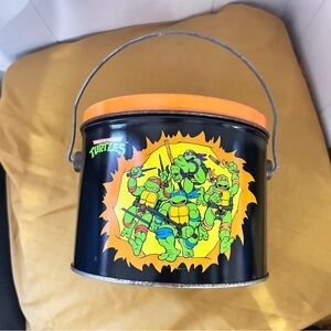 Vintage Teenage Mutant Ninja Turtles Snack Tin / 1990